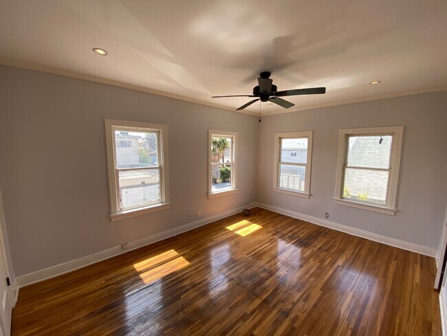Building Photo - 1436 S Cochran Ave