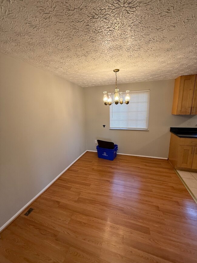 dining - 3415 Castle Way