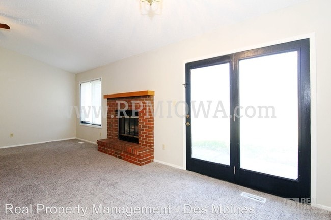 Building Photo - 3 br, 2.5 bath House - 9009 Aurora Avenue
