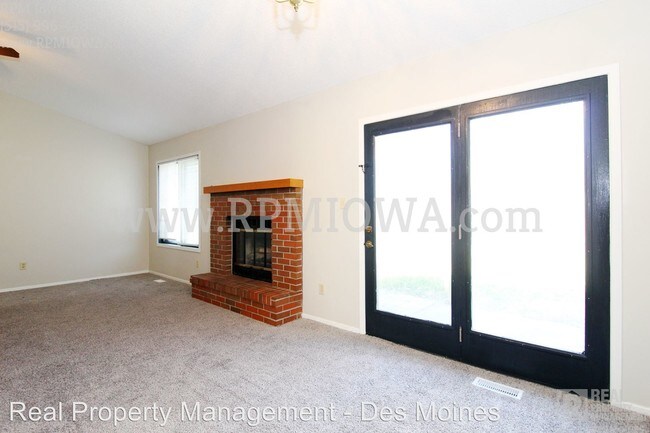 Foto del edificio - 3 br, 2.5 bath House - 9009 Aurora Avenue