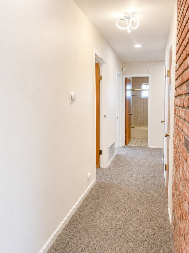 Foto del edificio - Lovely 3 bedroom 2 bathroom home in San Jose. Available for rent Now!