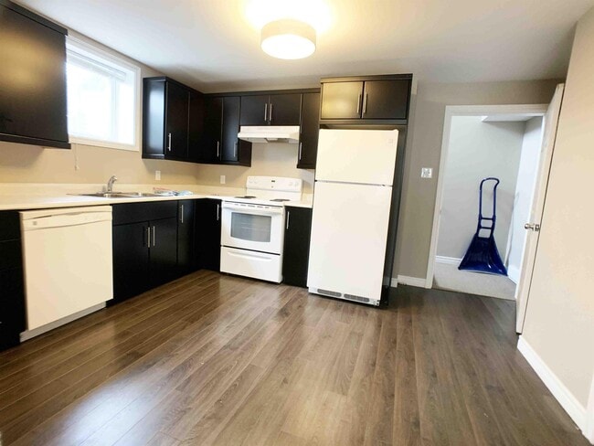 Building Photo - 55 Ladysmith Dr