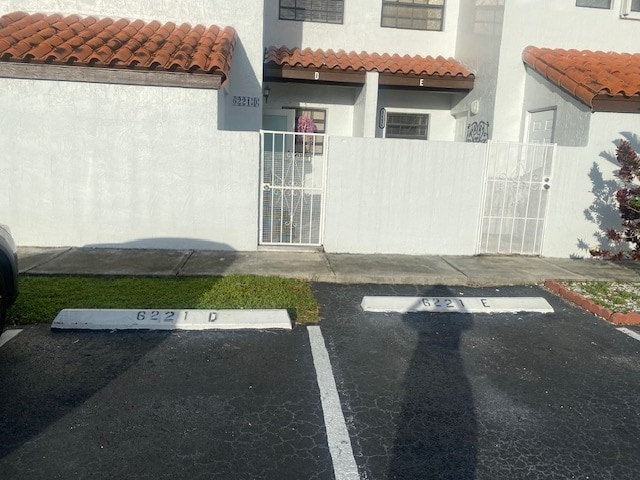 2 Pkng spaces directly in front - 6221 SW 138th Ct