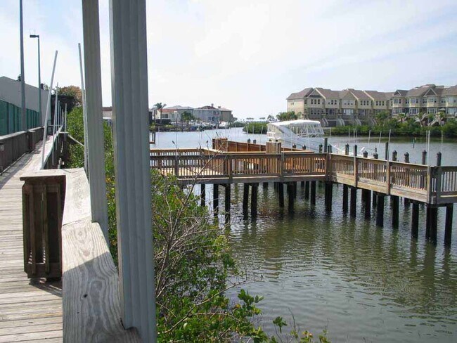 Foto del edificio - 8712 Cove Ct