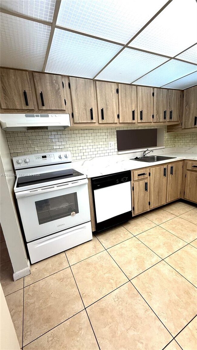 Foto del edificio - 8540 SW 133rd Avenue Rd