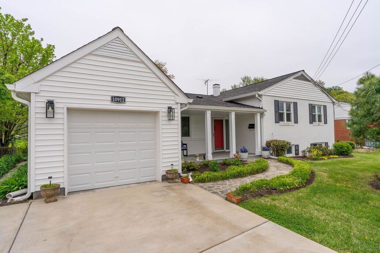 Foto principal - 4 BD 3 BA Ranch Home in Fairfax