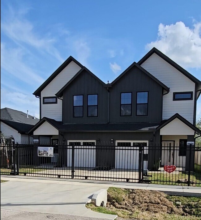 Foto del edificio - 4618 Davenport St