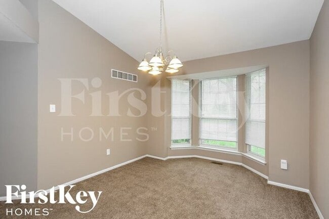 Building Photo - 611 Foxtail Drive