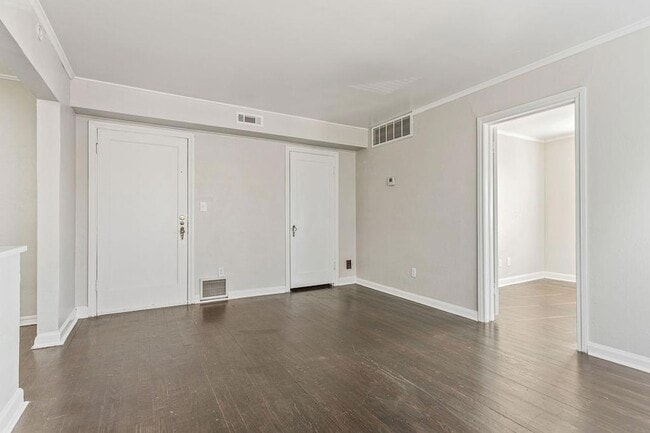 Foto del edificio - 2419 N Harvey Ave