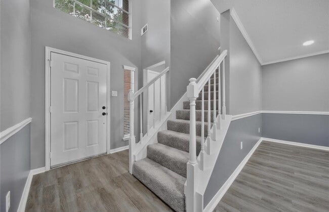 Building Photo - 10503 Timberloch Dr