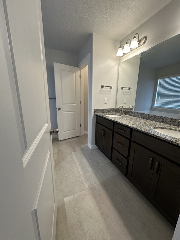 Building Photo - 4114 W Harmony Dr