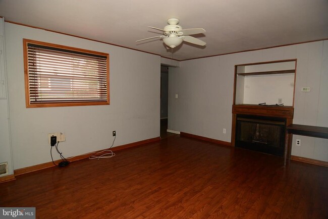 Foto del edificio - 10647 Maple St
