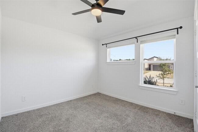 Foto del edificio - 14251 Big Bnd Dr