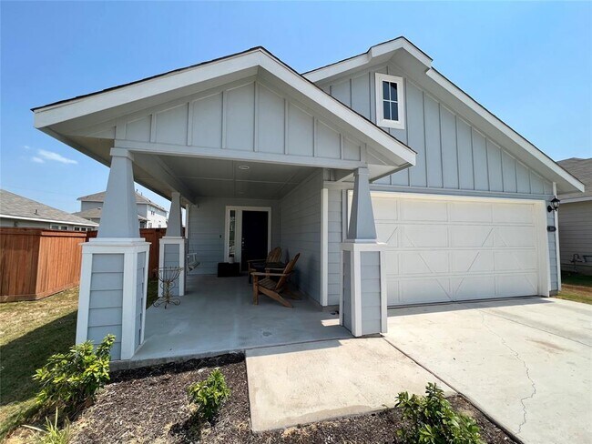 Building Photo - 208 Rollingwood Dr