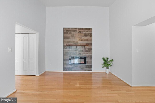 Foto del edificio - 8399 Montgomery Rd