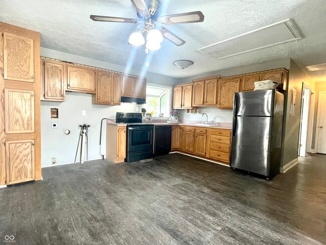 Building Photo - 110 N Tyrone Dr