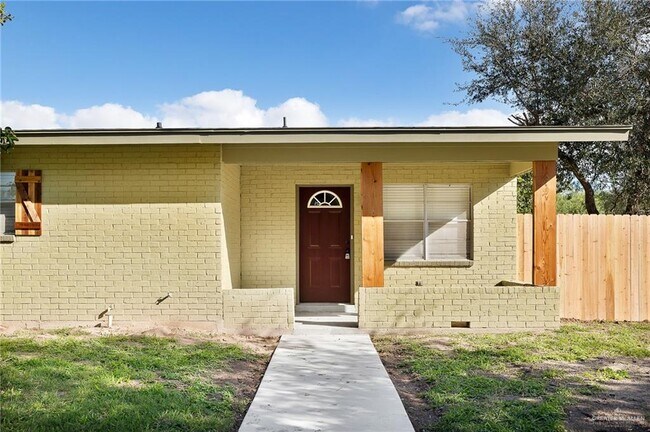 Building Photo - 200 N 41st St