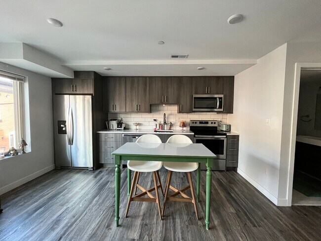 Foto del edificio - 1261 N Newkirk St