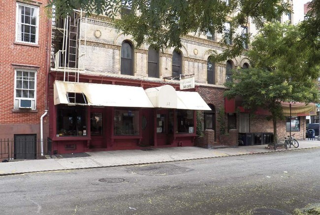 Building Photo - 32-34 Jones St