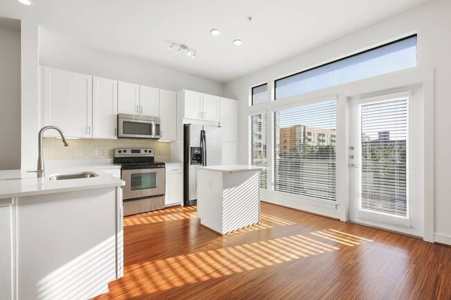 Building Photo - 3839 McKinney Ave