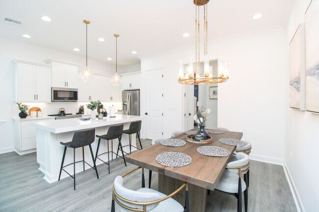 Foto del edificio - ** ISLES OF COLLIER NEW CONSTRUCTION MODER...