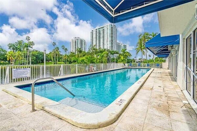 Foto del edificio - 1720 NW N River Dr