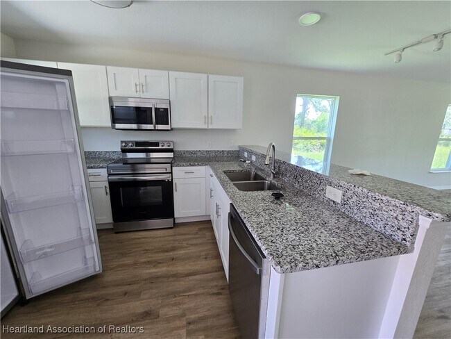 Building Photo - 6952 San Benito Dr