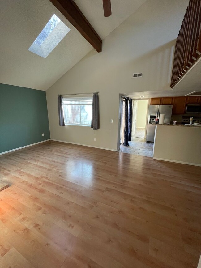 Building Photo - 3 Bed 2 Bath Condo in Westminster Availabl...