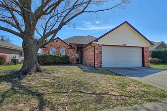 Building Photo - 416 Mara Ln