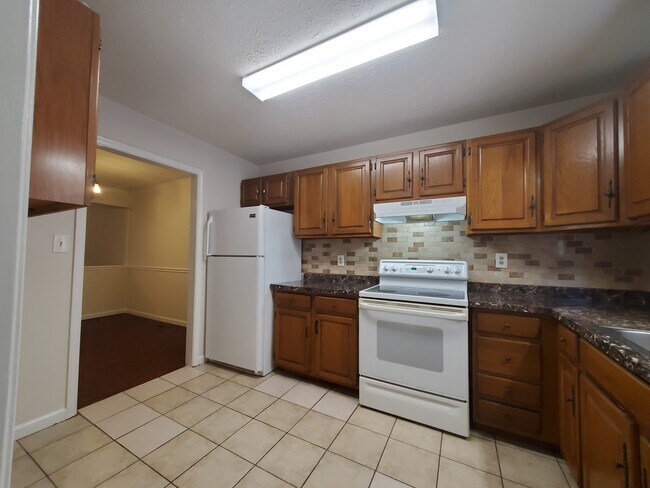 Building Photo - 595 Macon Hwy