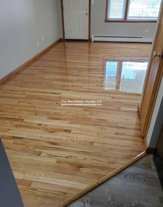 Foto del edificio - 1111 Holiday Ln