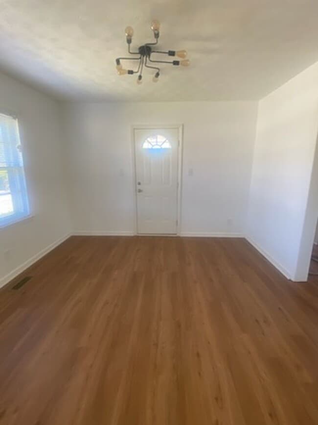 Building Photo - 4025 Acacia Dr