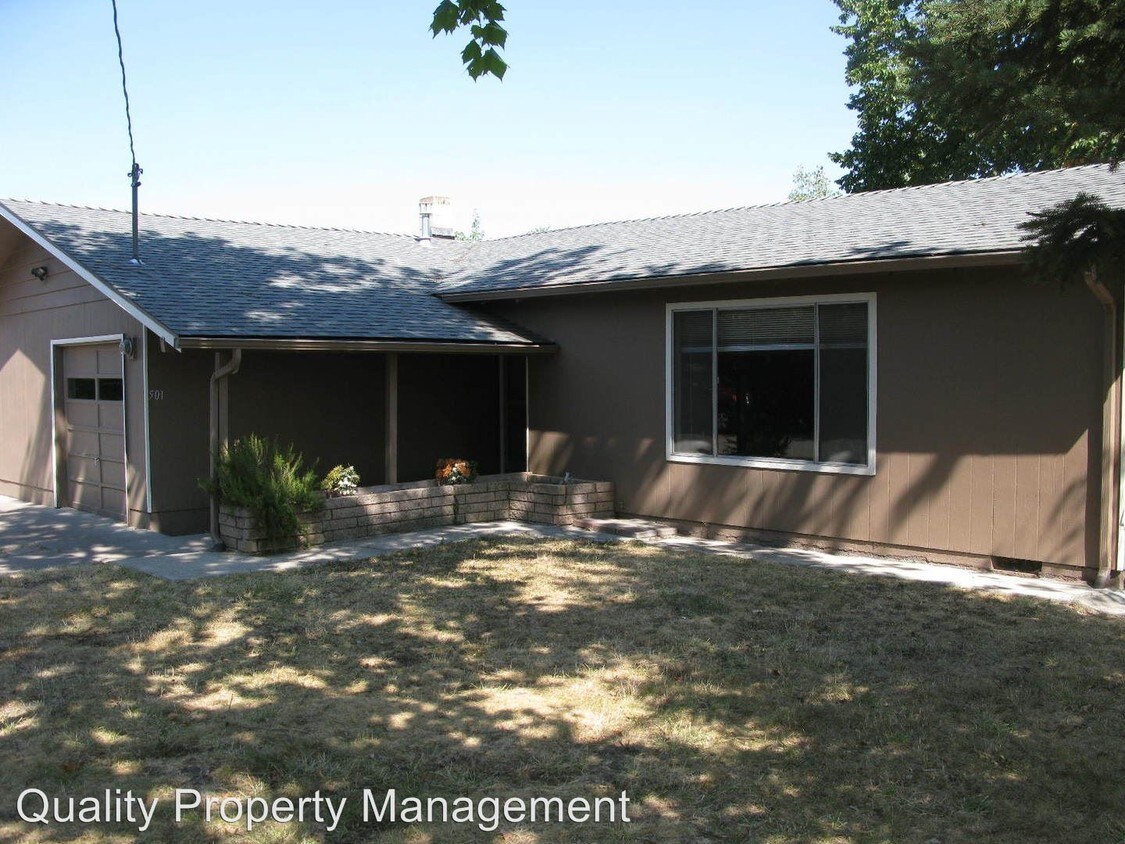 Primary Photo - 501 E Vilas Rd