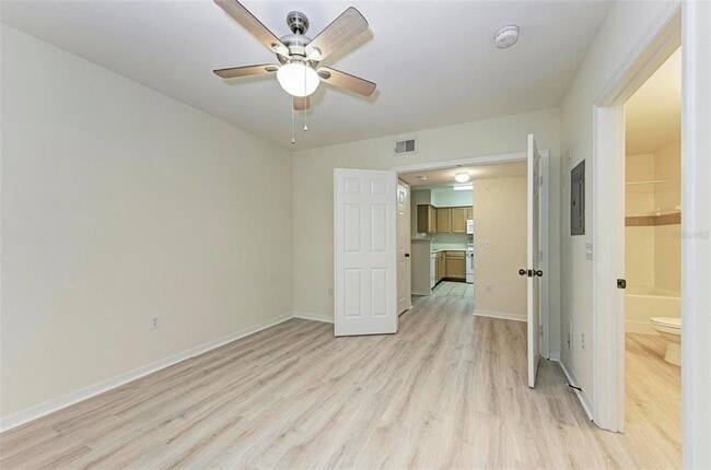 Building Photo - 1155 Villagio Cir
