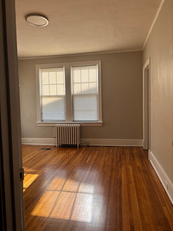 Foto del edificio - 665 E Pkwy S