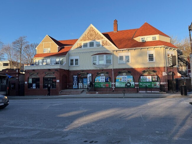 Building Photo - 175 Ashmont St