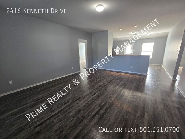 Foto del edificio - 2416 Kenneth Dr