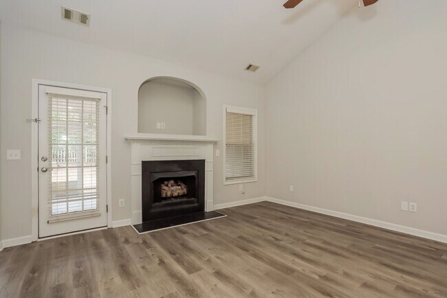 Foto del edificio - 2650 Neighborhood Walk