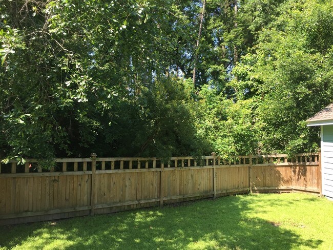 Building Photo - 1625 Sparkleberry Ln