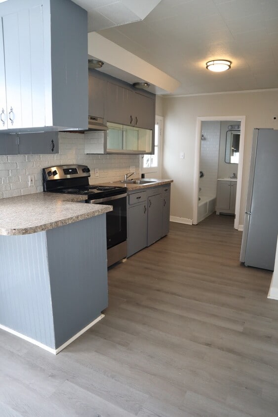 Kitchen - 37 Mead St