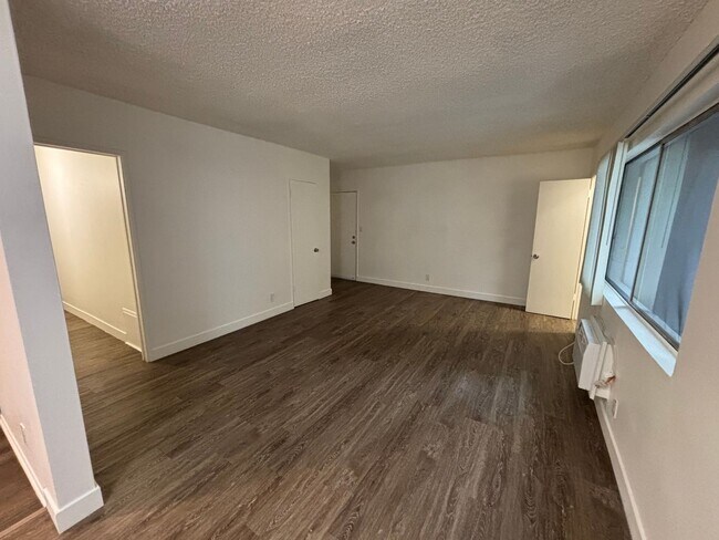 Building Photo - 4540 Vista Del Monte Ave