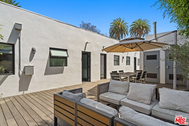 Building Photo - 1325 Cabrillo Ave