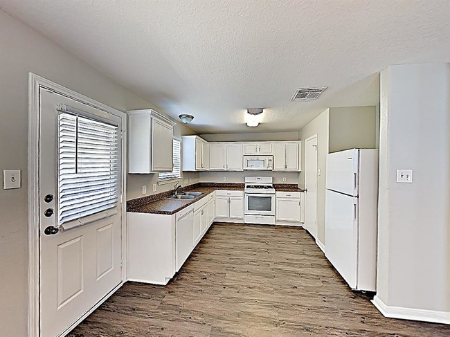 Foto del edificio - 1438 Rocky Glen Ln