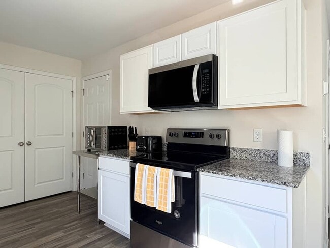 Foto del edificio - 301 Long Grove Ln