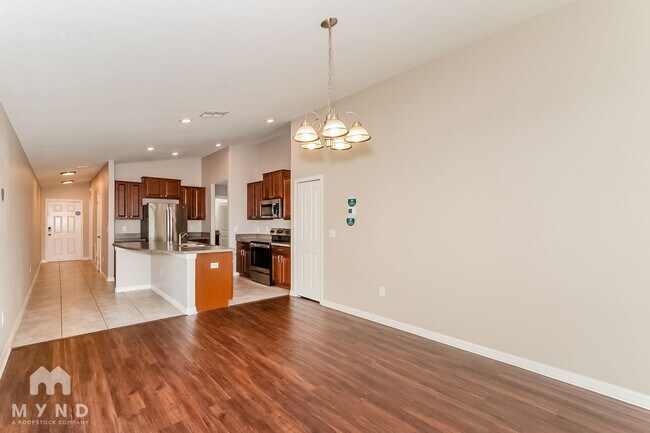 Foto del edificio - 6505 Trent Creek Dr