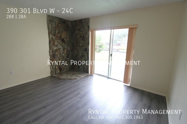 Foto del edificio - 2 Bedroom 2 Bath Lakefront Villa in 55+ Co...