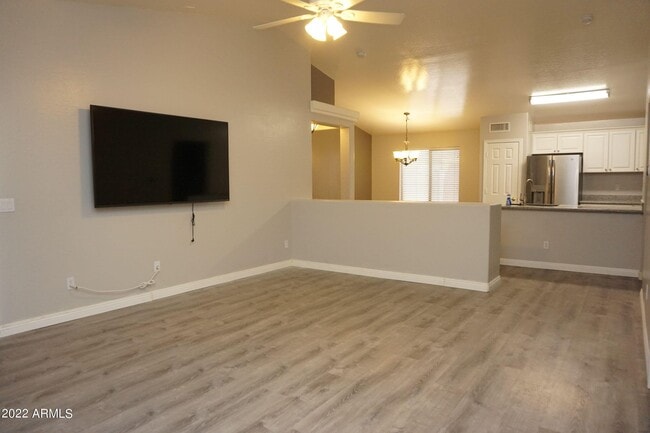 Building Photo - 2046 N Parish Ln