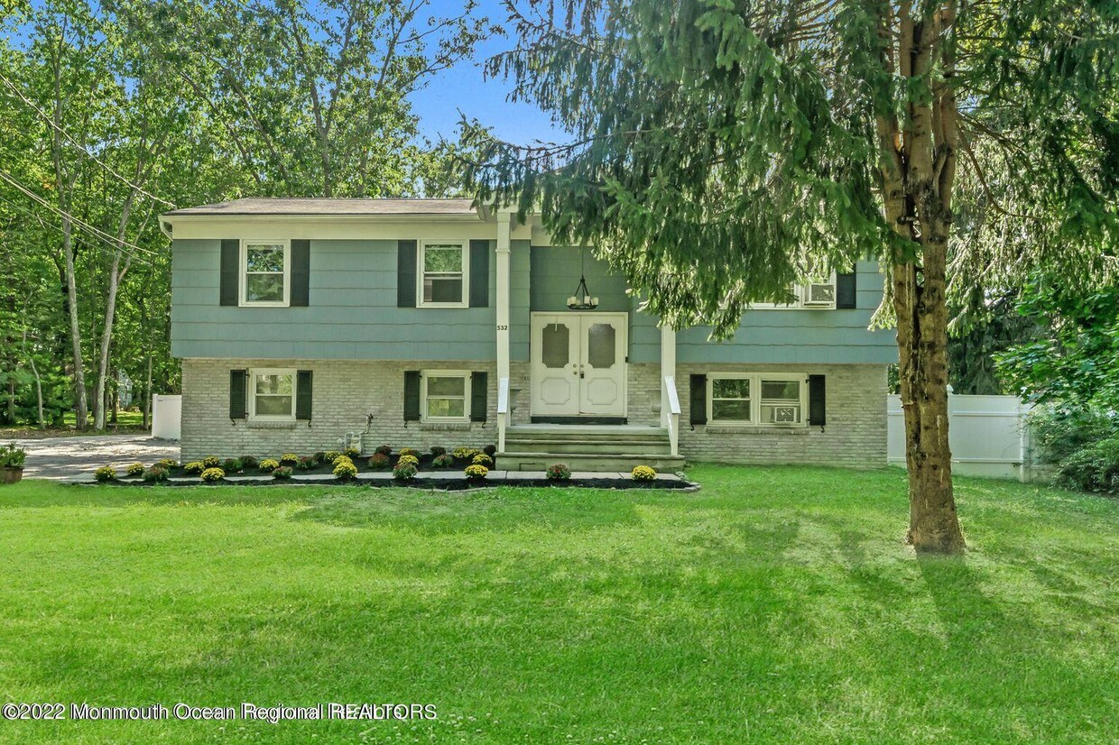 Primary Photo - 532 Frank Applegate Rd