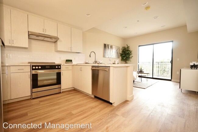 Building Photo - 2 br, 2 bath Apartment - 360 E Gladstone St