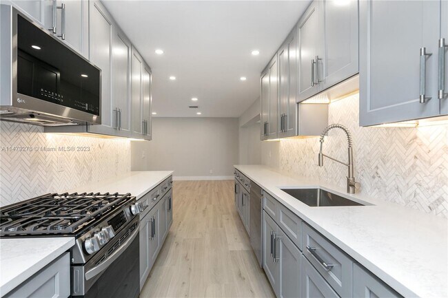 Foto del edificio - 3030 SW 21st Ct